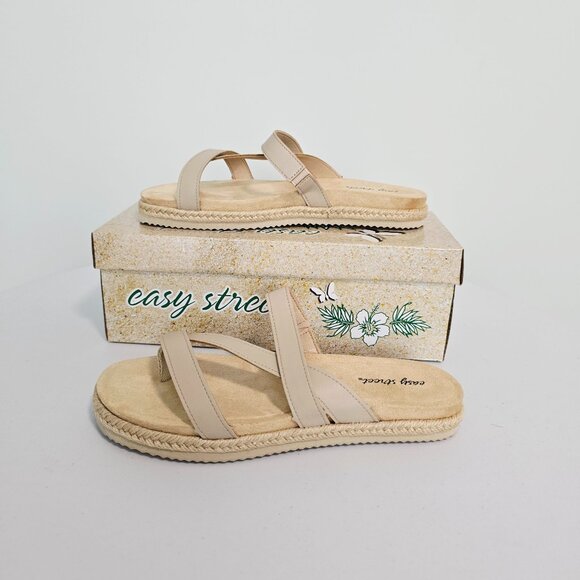 NWT easy street Song Flat Sandals Size 6 W Cream - Picture 1 of 8